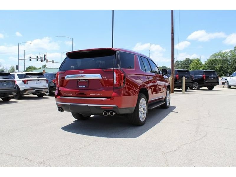 Used 2024 GMC Yukon Denali w/ Advanced Technology Package AWD/4WD image 5