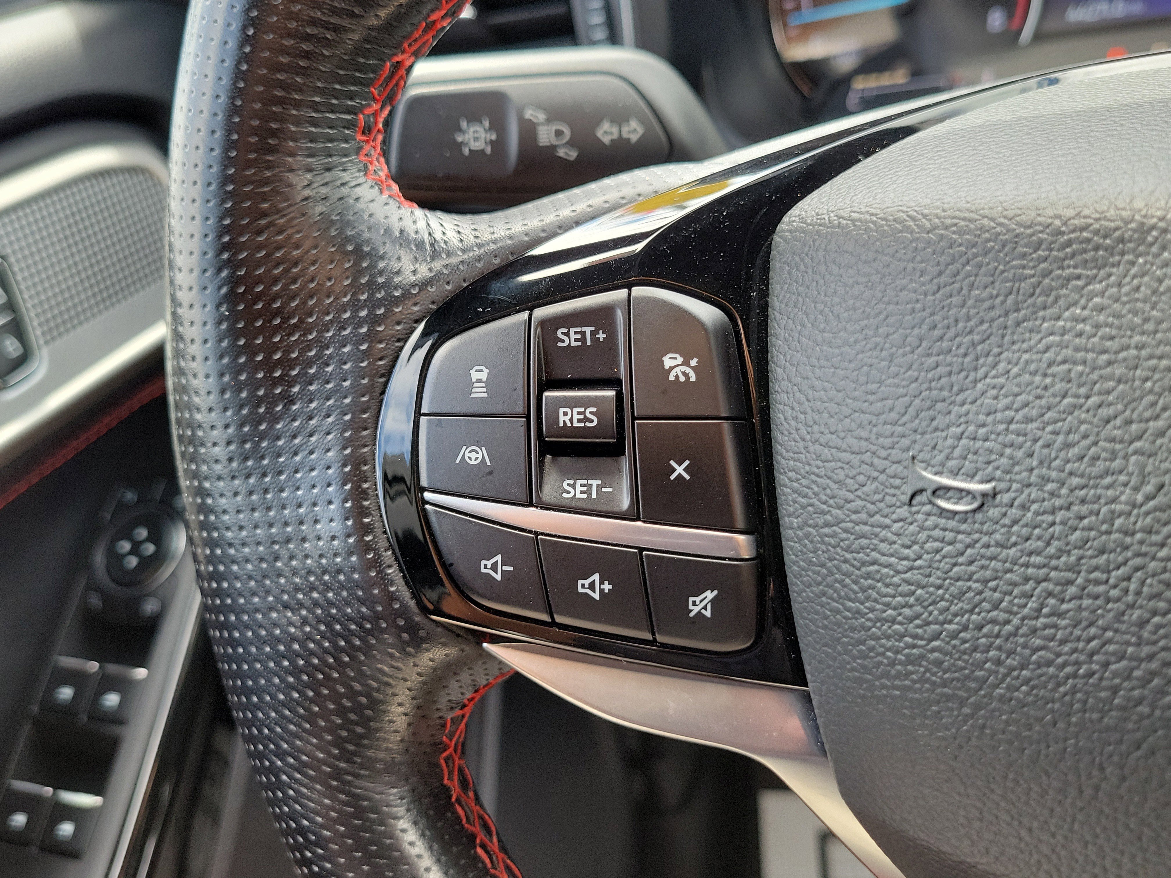 Certified 2022 Ford Explorer ST-Line w/ Class IV Trailer Tow Package image 26