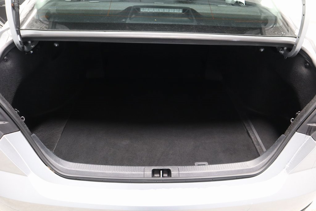 Used 2025 Toyota Camry LE image 16