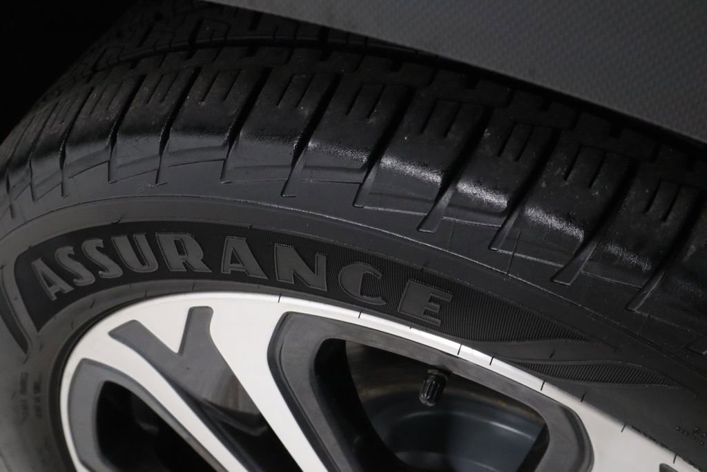 Used 2023 Subaru Ascent Limited AWD/4WD image 20