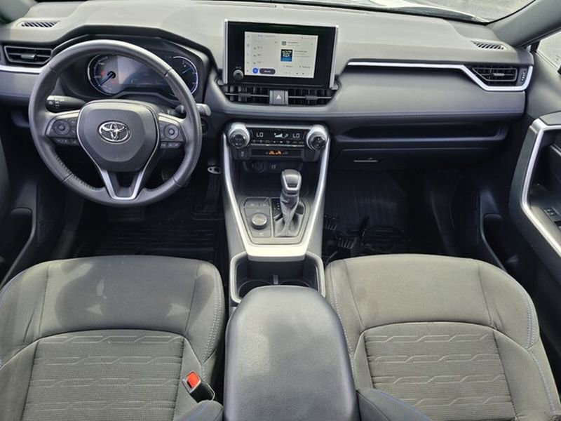 Used 2023 Toyota RAV4 SE AWD/4WD image 16
