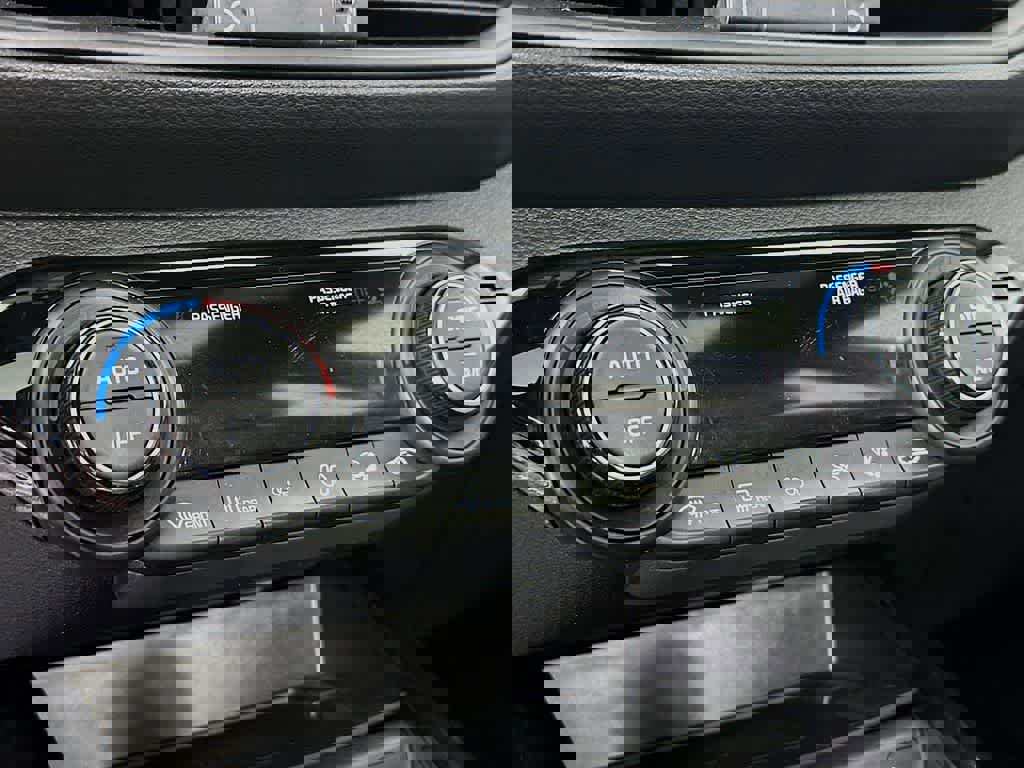 Used 2023 Kia Forte GT image 21