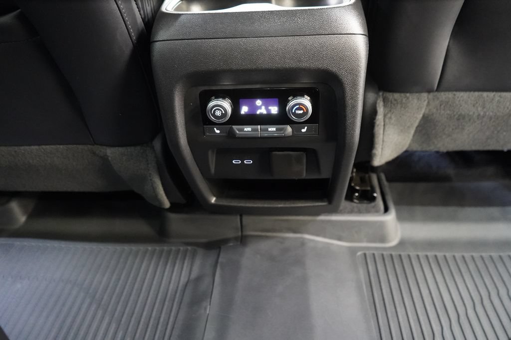 Used 2025 GMC Acadia AT4 w/ Super Cruise Package AWD/4WD image 25