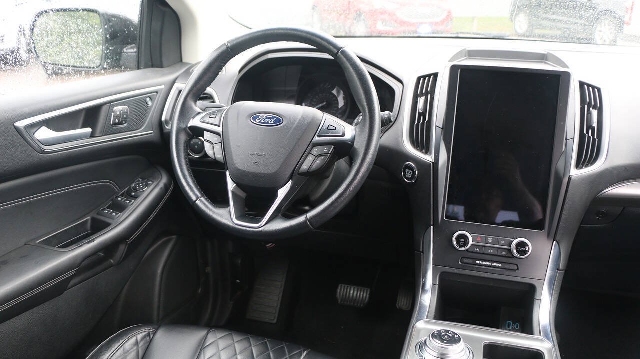 Certified 2024 Ford Edge Titanium AWD/4WD image 16