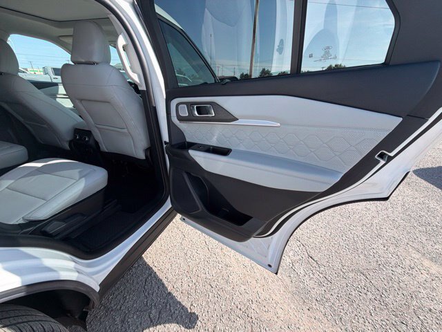 Certified 2025 Ford Explorer Platinum w/ Ultimate Package AWD/4WD image 25