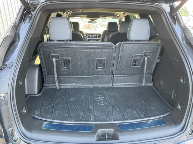 Used 2023 Buick Enclave Essence w/ LPO, Touring Package FWD image 7