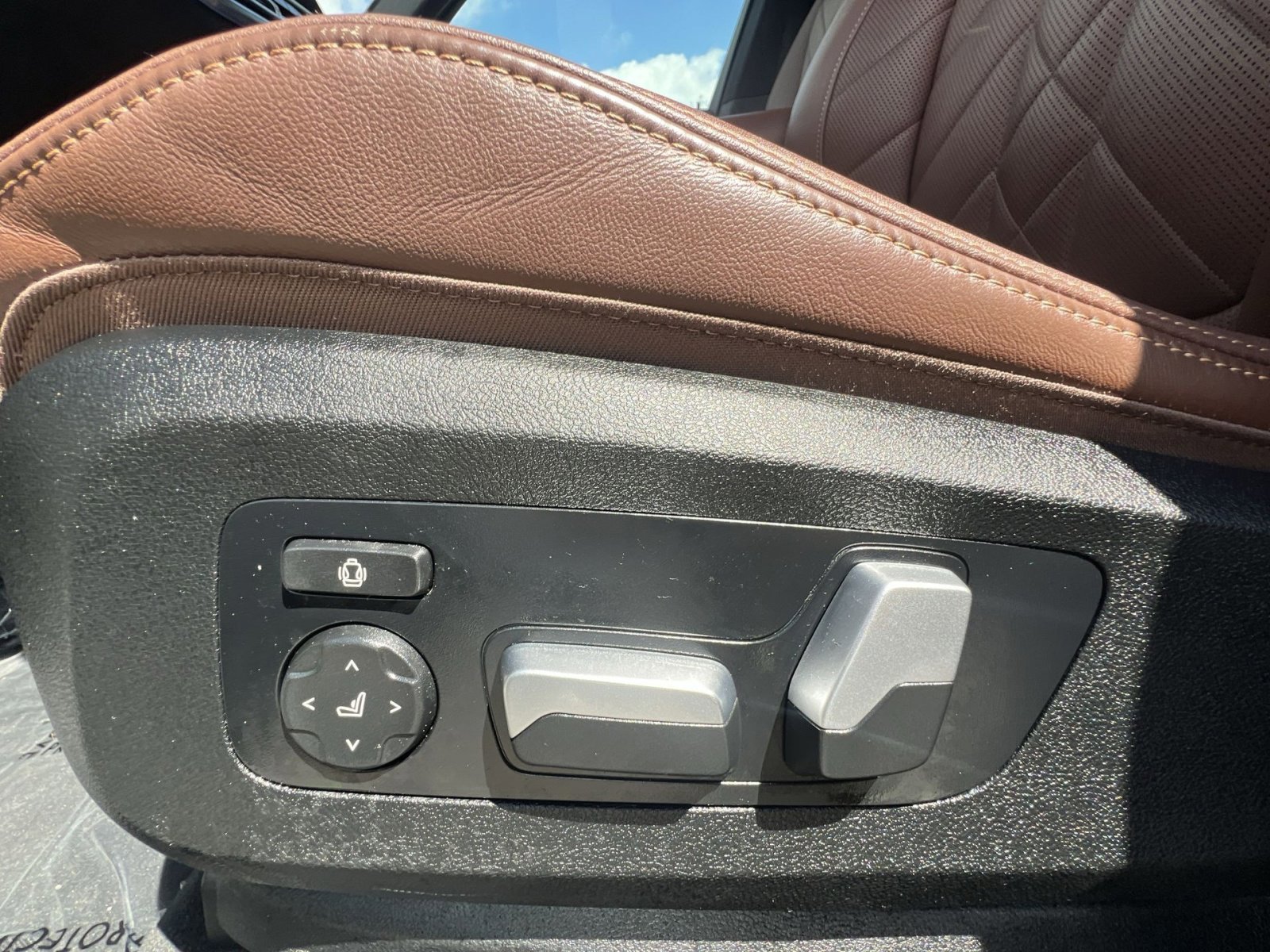 Used 2023 BMW X5 xDrive40i w/ Parking Assistance Package AWD/4WD image 22