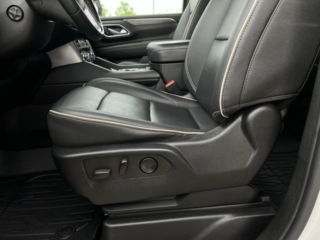Used 2022 GMC Yukon XL SLT w/ SLT Luxury Package AWD/4WD image 13