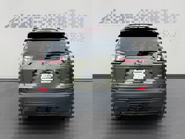 Used 2019 Jeep Cherokee Latitude Plus image 4