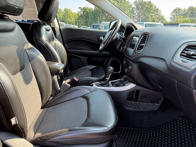 Used 2019 Jeep Compass Latitude w/ Cold Weather Group AWD/4WD image 22