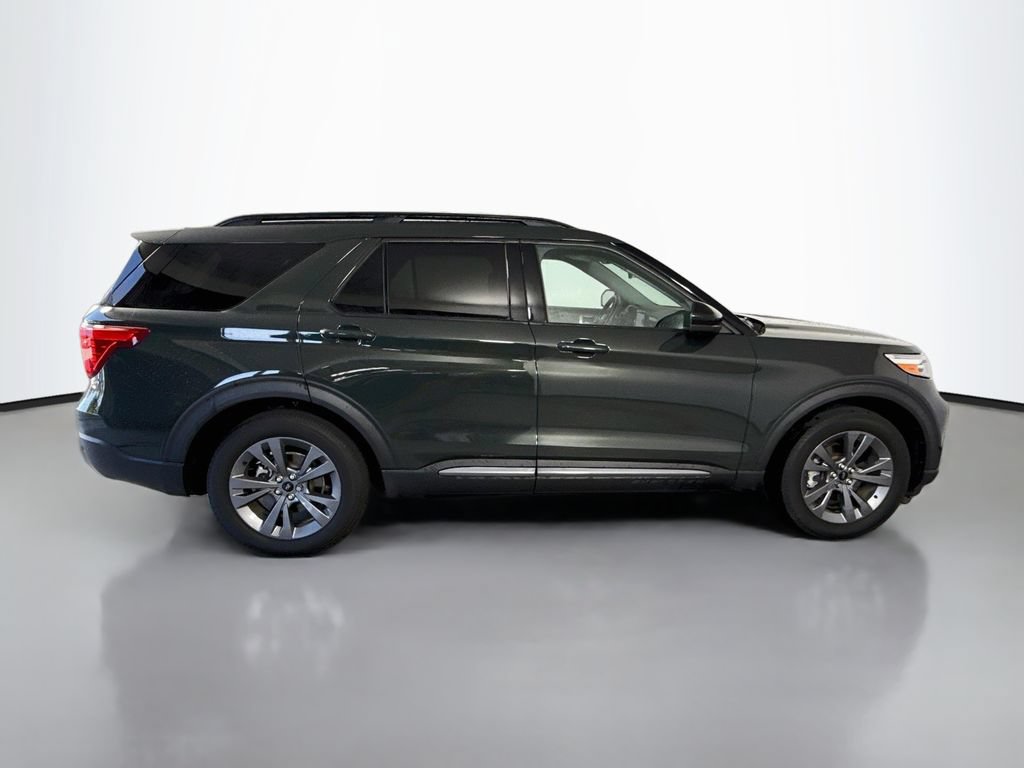 Certified 2024 Ford Explorer XLT w/ Equipment Group 202A RWD image 8