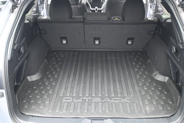 Used 2025 Subaru Outback Premium AWD/4WD image 17