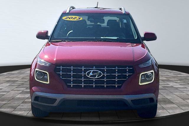 Used 2023 Hyundai Venue Limited FWD image 3