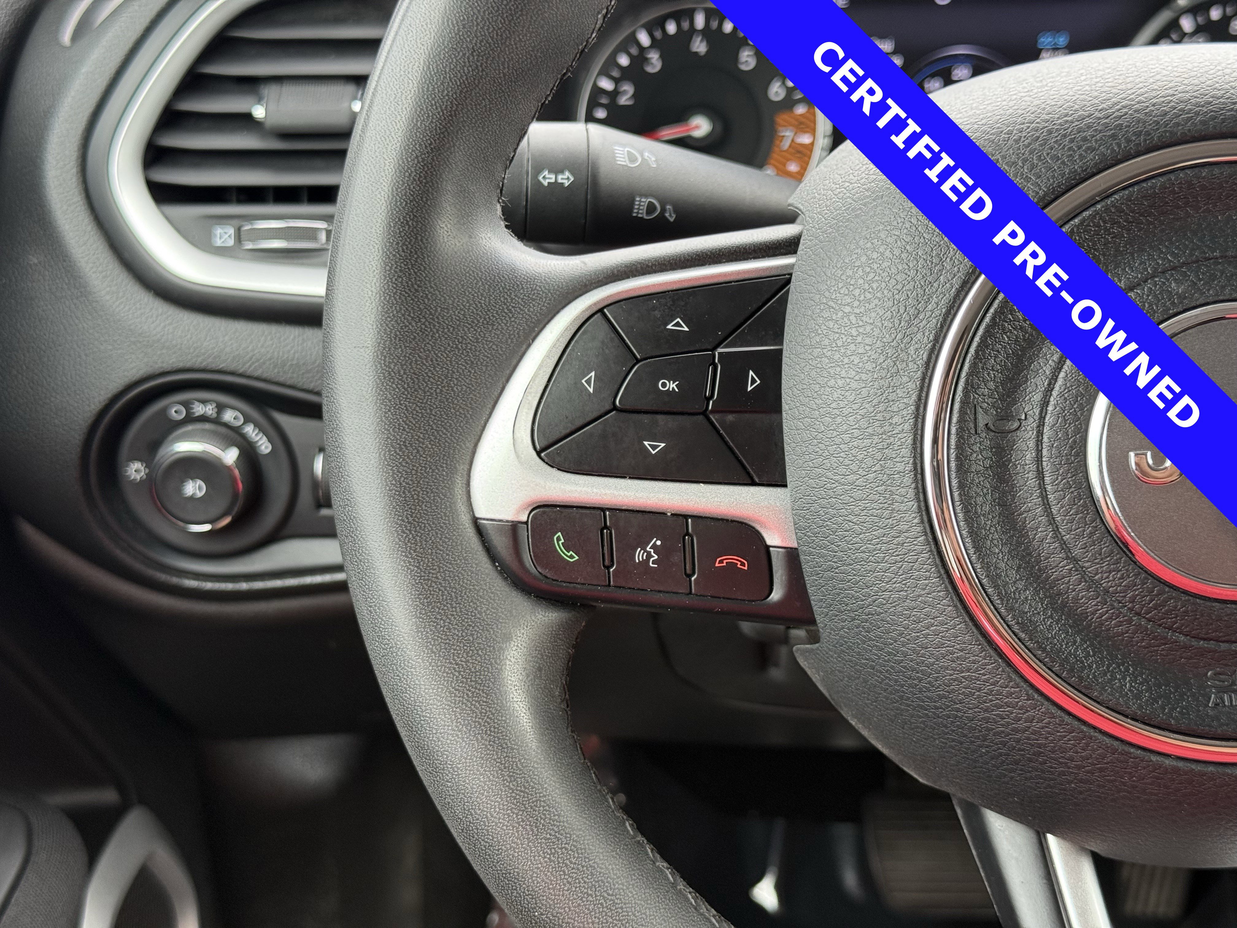 Used 2021 Jeep Renegade Latitude image 23