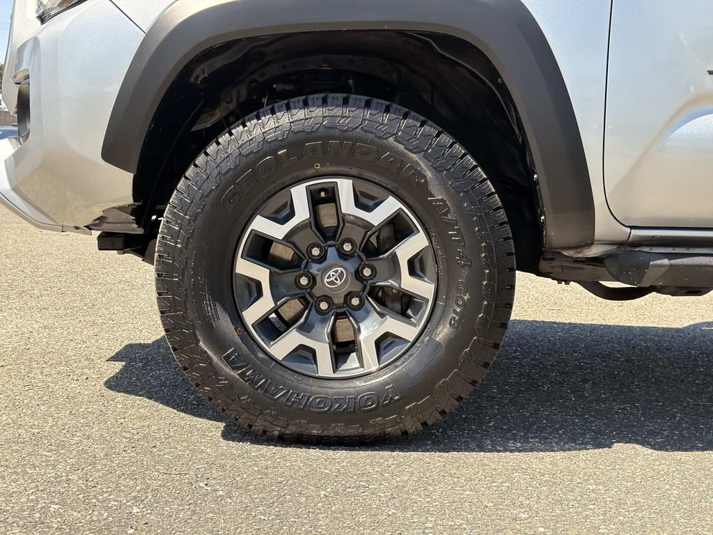 Used 2022 Toyota Tacoma TRD Off-Road w/ Technology Package RWD image 28