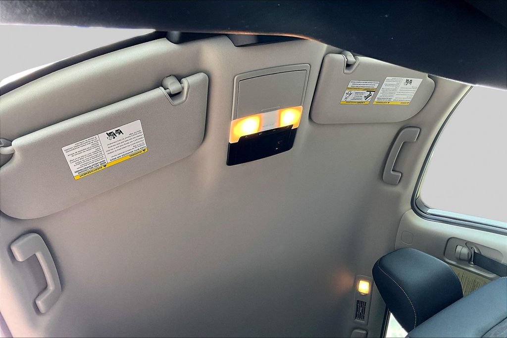Used 2025 Nissan Pathfinder SV AWD/4WD image 22