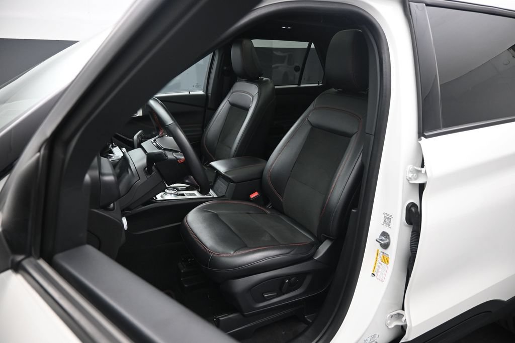 Certified 2023 Ford Explorer ST-Line w/ Class IV Trailer Tow Package RWD image 8