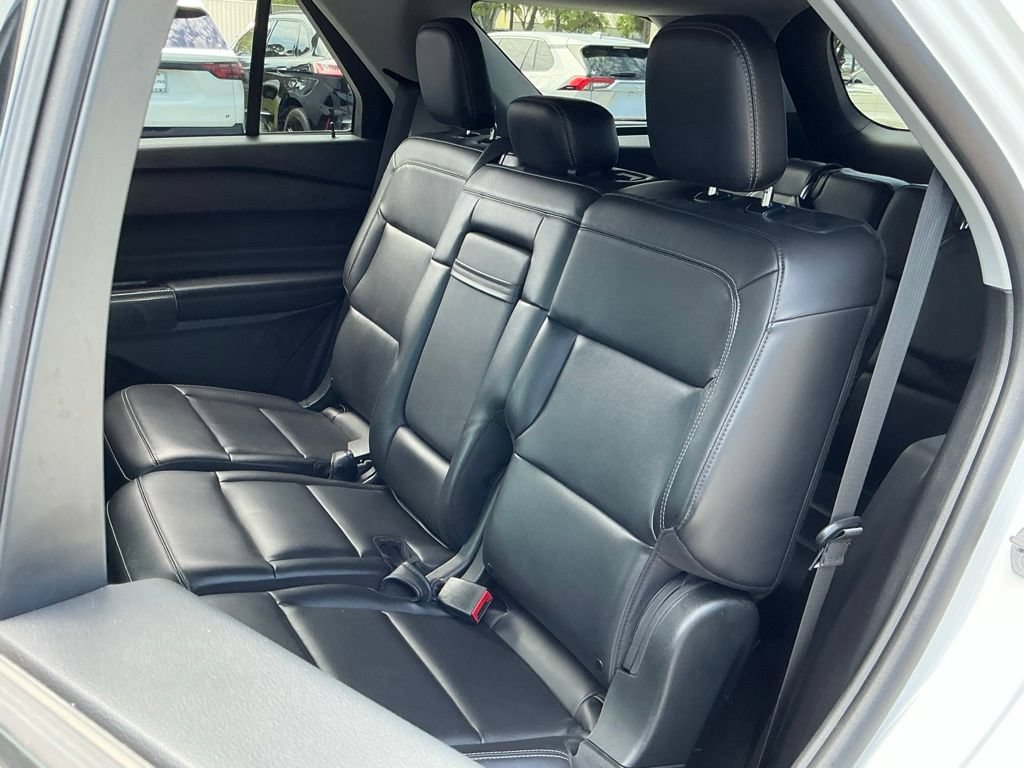 Certified 2023 Ford Explorer XLT w/ Equipment Group 202A AWD/4WD image 25