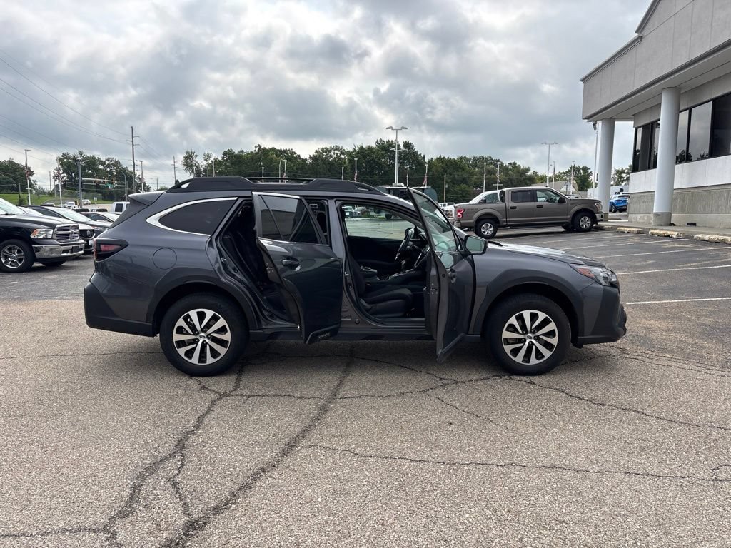 Used 2024 Subaru Outback Premium AWD/4WD image 8