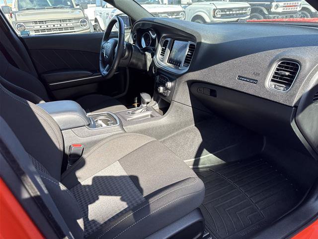 Used 2023 Dodge Charger R/T w/ Technology Group RWD image 18