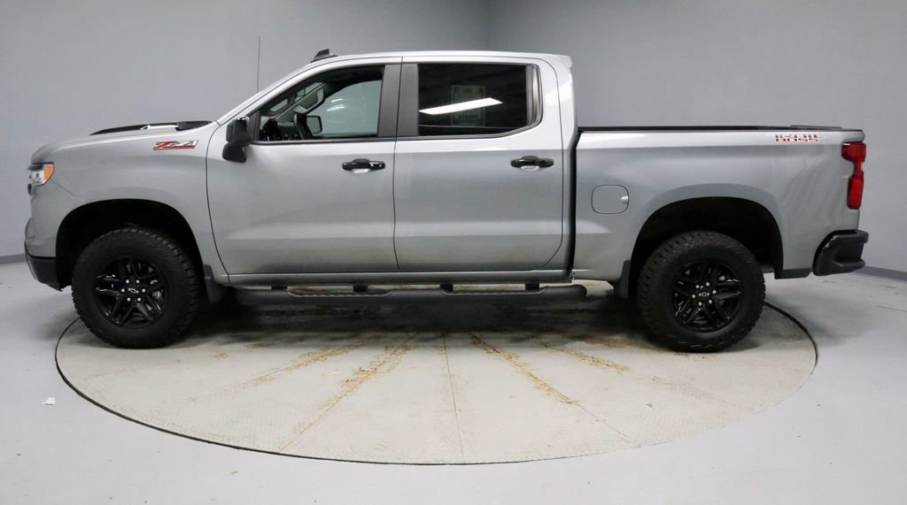 Used 2025 Chevrolet Silverado 1500 LT Trail Boss w/ Convenience Package II image 8