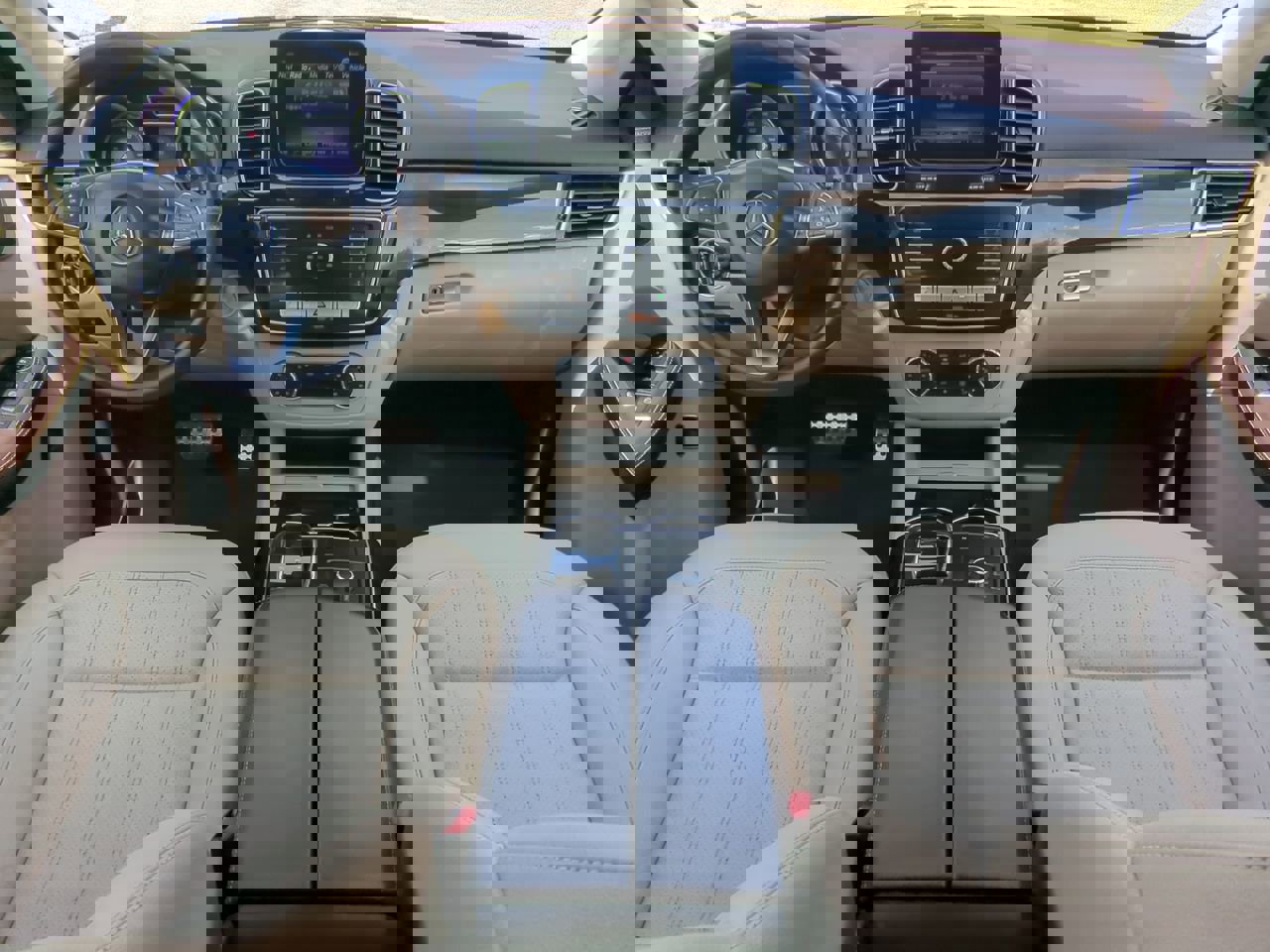 Used 2019 Mercedes-Benz GLE 400 4MATIC image 13