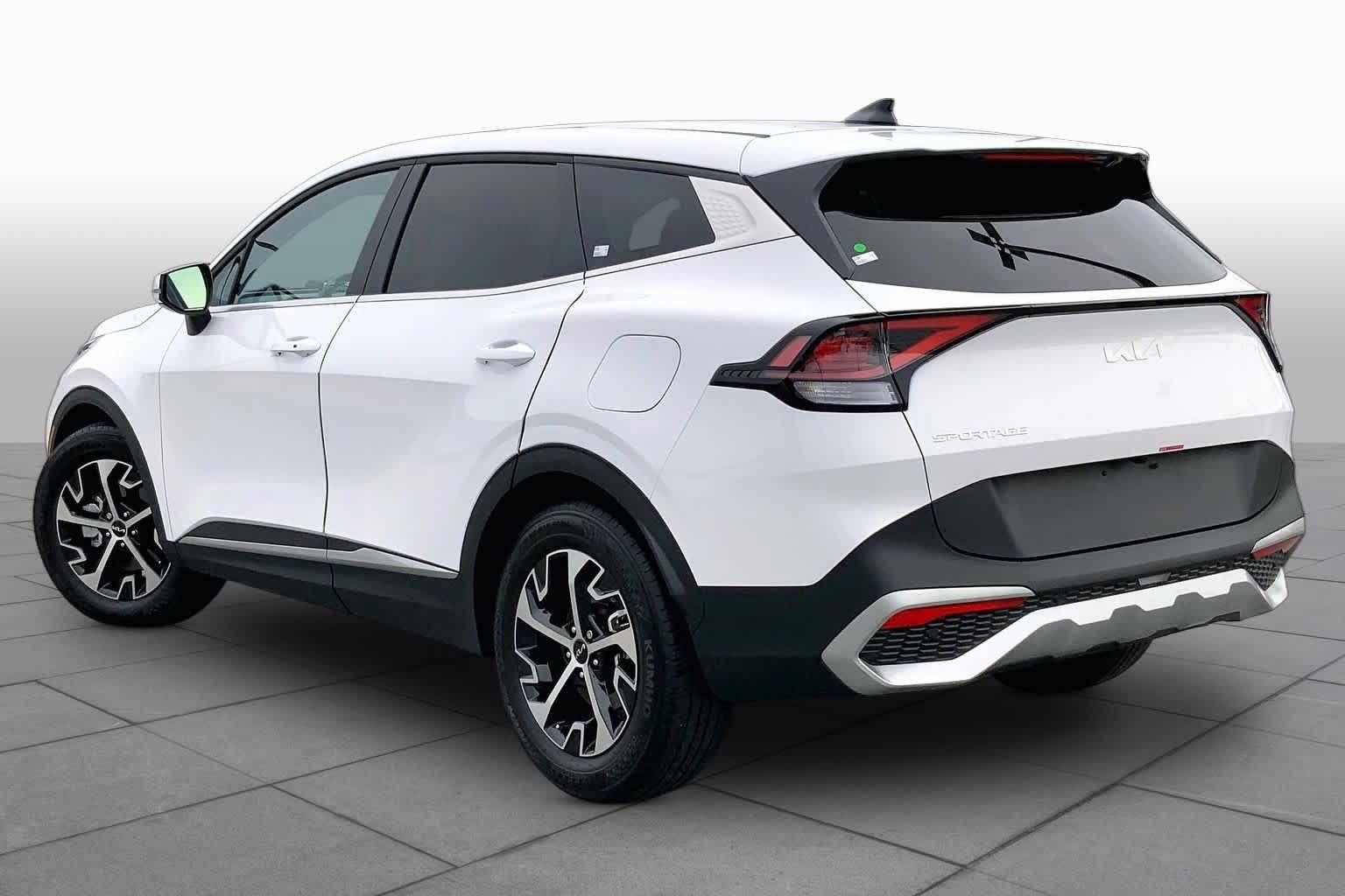 Used 2024 Kia Sportage EX FWD image 11