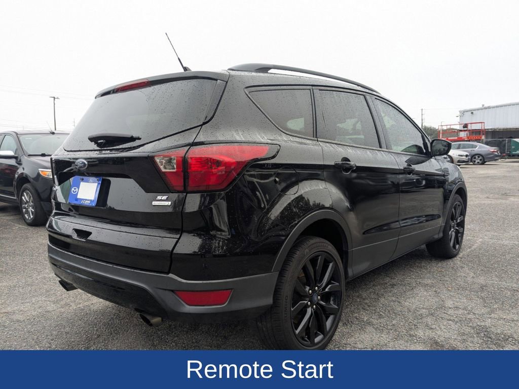 Certified 2019 Ford Escape SE image 4