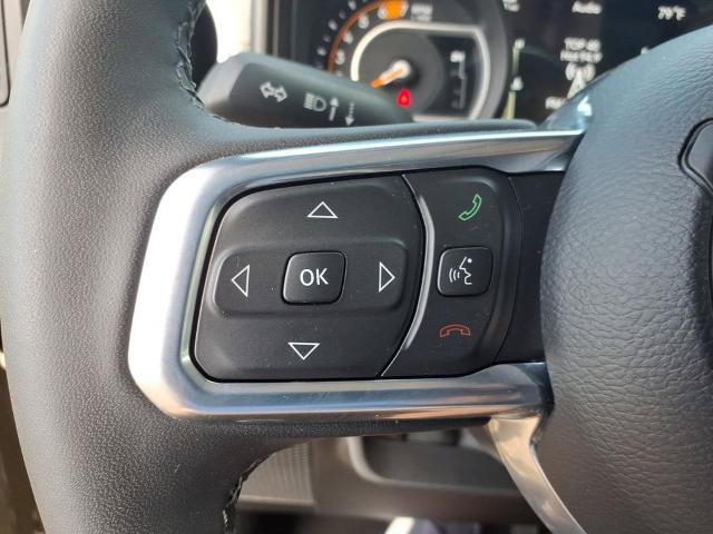 Used 2026 Jeep Wrangler Unlimited Sahara AWD/4WD image 14