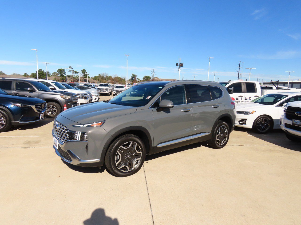 Used 2023 Hyundai Santa Fe Limited w/ Cargo Package image 2