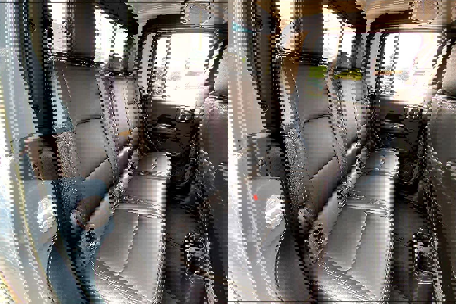 Used 2025 Jeep Gladiator Sport image 20