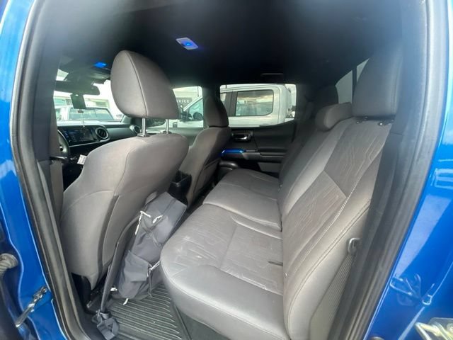 Used 2018 Toyota Tacoma TRD Sport AWD/4WD image 32