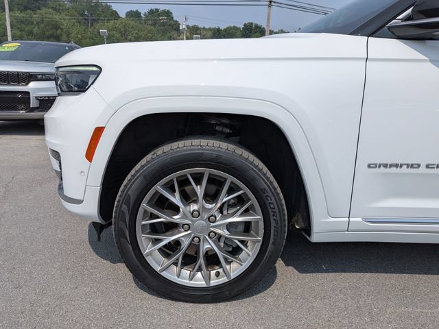Used 2023 Jeep Grand Cherokee L Summit w/ Luxury Tech Group V AWD/4WD image 25