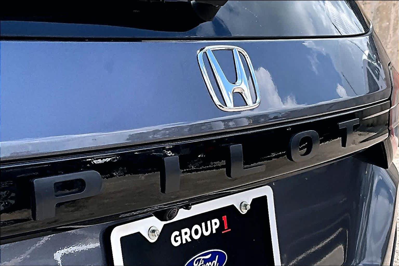 Used 2025 Honda Pilot EX-L image 10