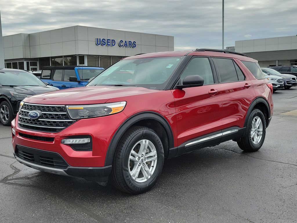 Certified 2023 Ford Explorer XLT w/ Equipment Group 202A AWD/4WD image 8