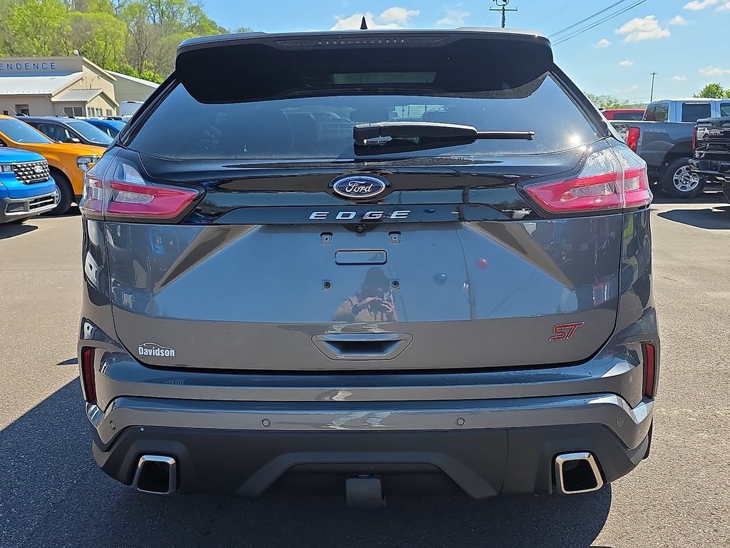 Certified 2022 Ford Edge ST w/ Equipment Group 401A AWD/4WD image 9