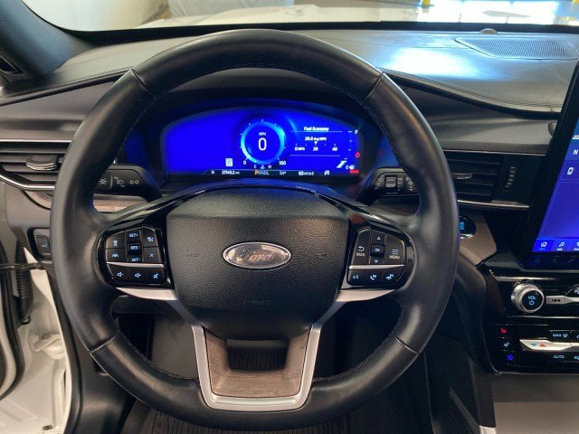 Certified 2023 Ford Explorer Platinum w/ Technology Package AWD/4WD image 21