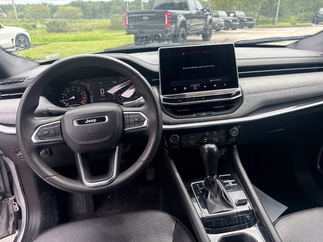 Used 2024 Jeep Compass Latitude AWD/4WD image 12