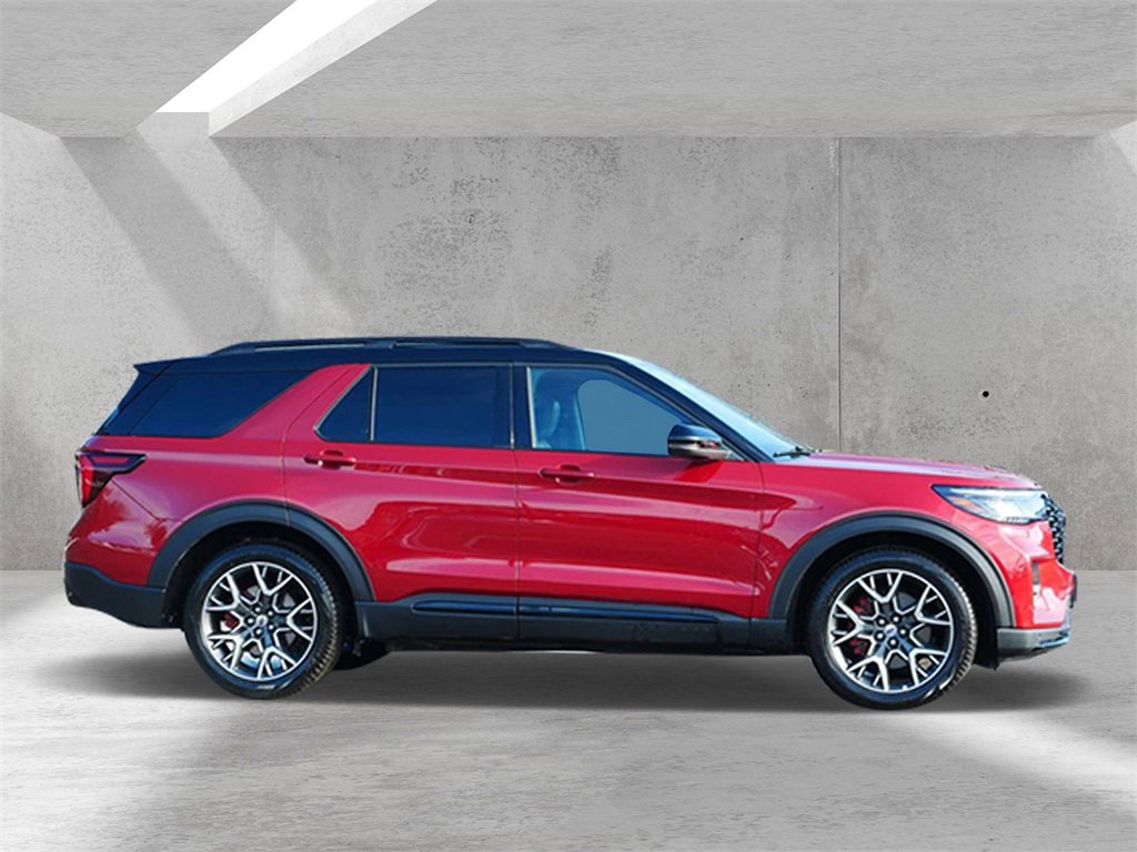 Certified 2025 Ford Explorer ST image 2