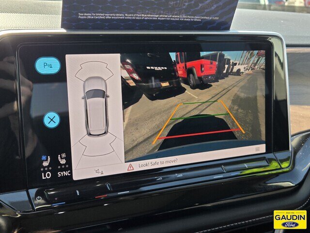 Used 2024 Volkswagen Atlas SE w/ Panoramic Sunroof Package FWD image 23