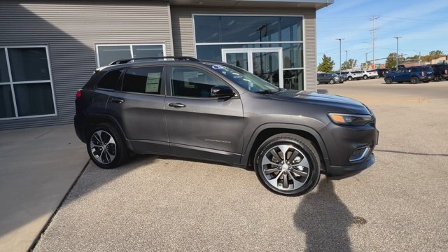 Used 2022 Jeep Cherokee Limited w/ Elite Package AWD/4WD image 2
