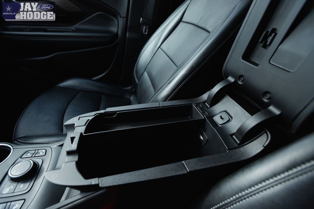 Used 2024 GMC Terrain SLT image 40