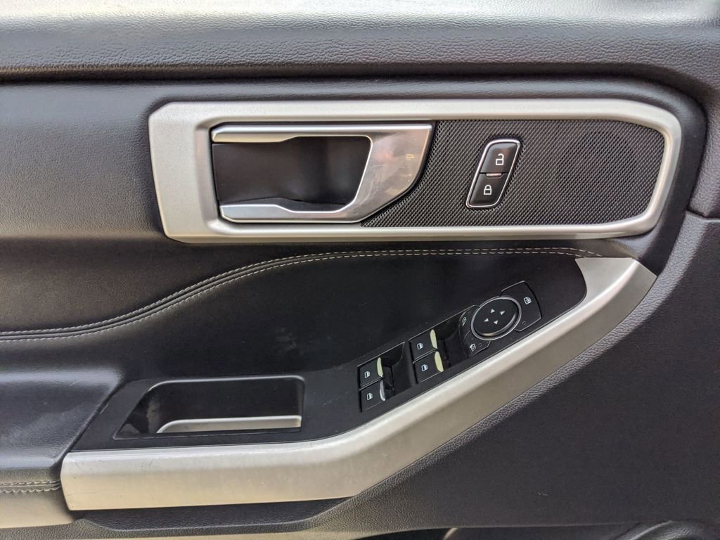 Certified 2022 Ford Explorer XLT image 16