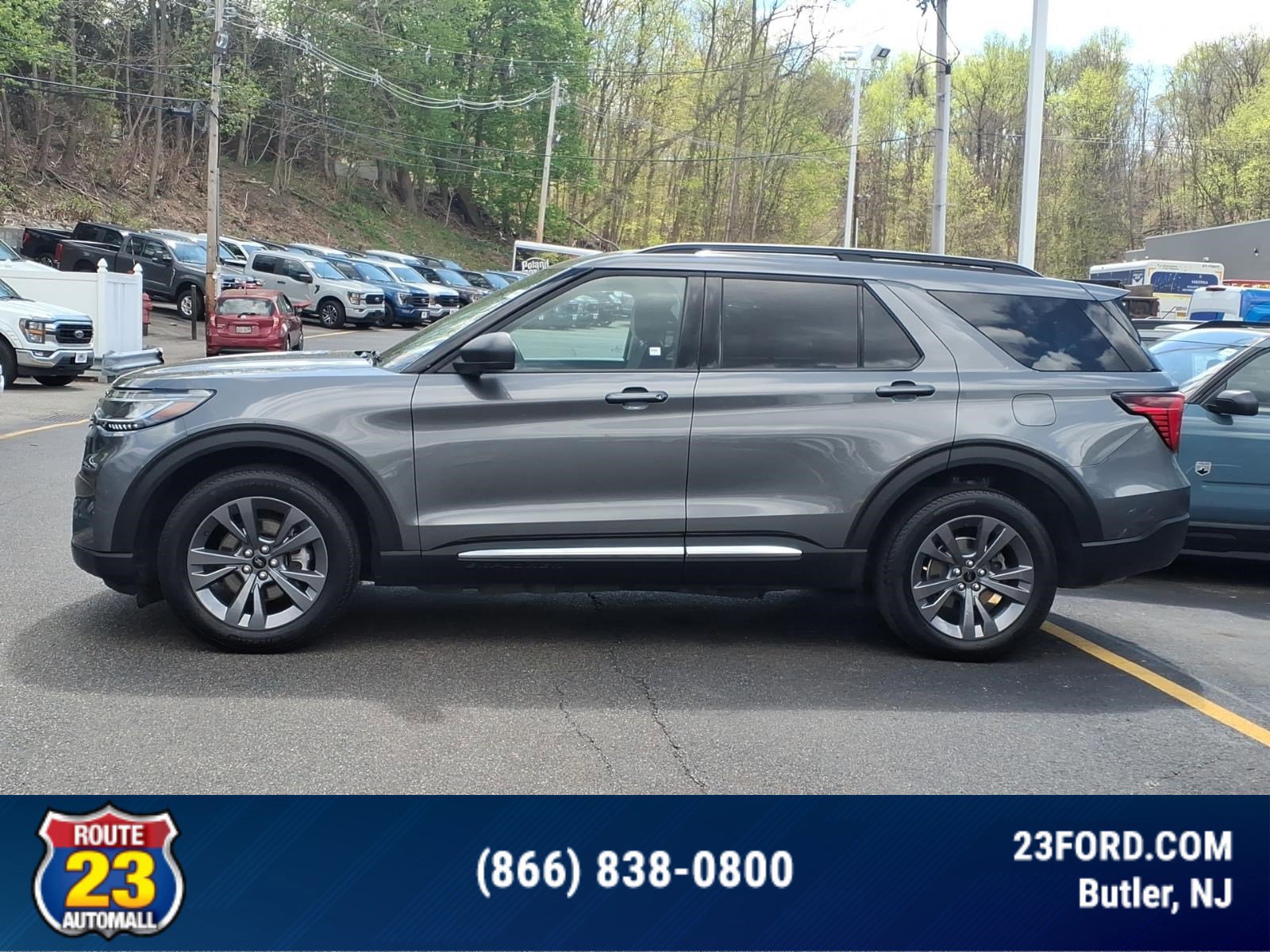 Certified 2025 Ford Explorer Active w/ Active Comfort Package AWD/4WD image 2