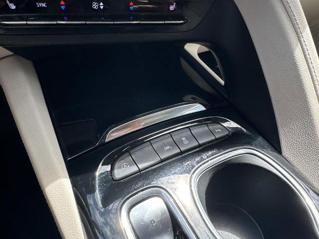 Used 2022 Buick Envision Preferred FWD image 31