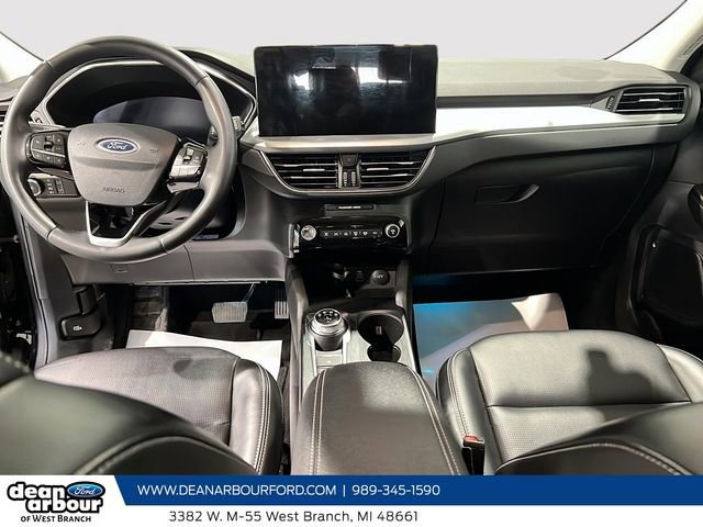 Certified 2024 Ford Escape Platinum AWD/4WD image 10