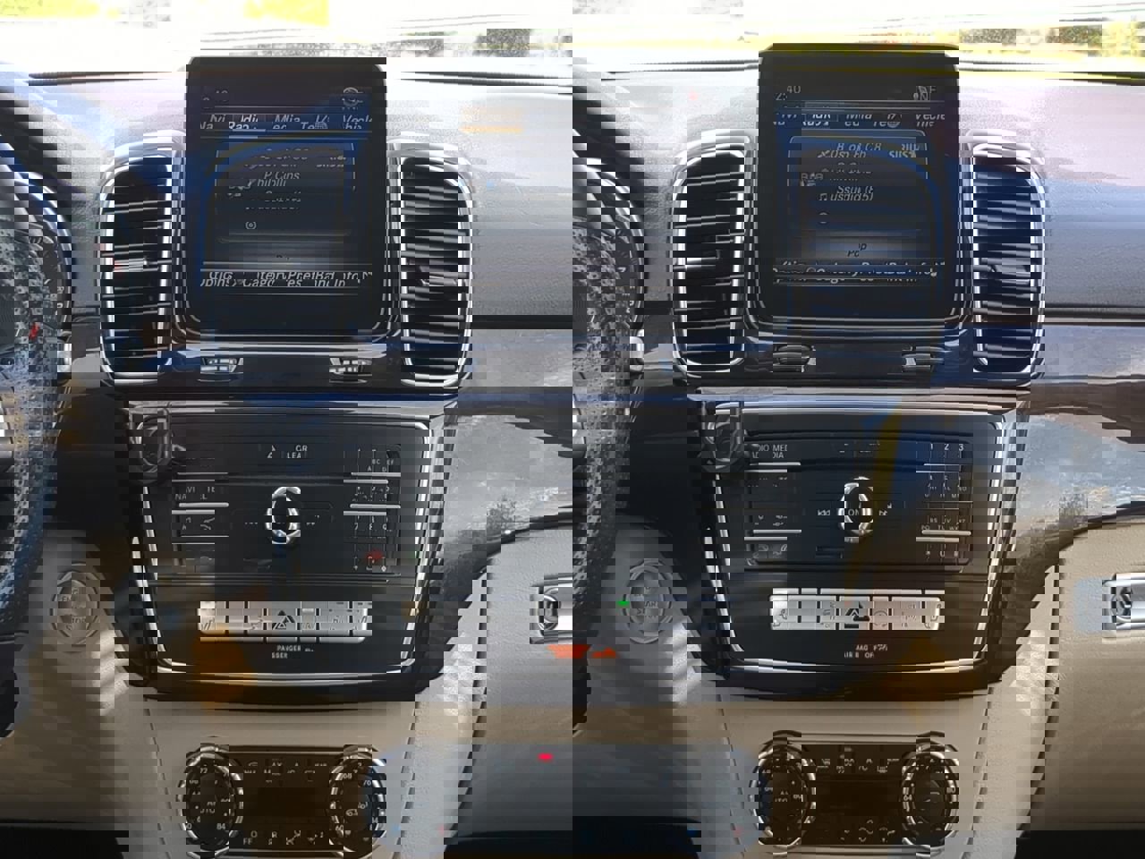 Used 2019 Mercedes-Benz GLE 400 4MATIC image 16