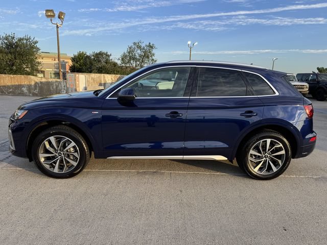 Used 2022 Audi Q5 2.0T Premium w/ Convenience Package AWD/4WD image 8