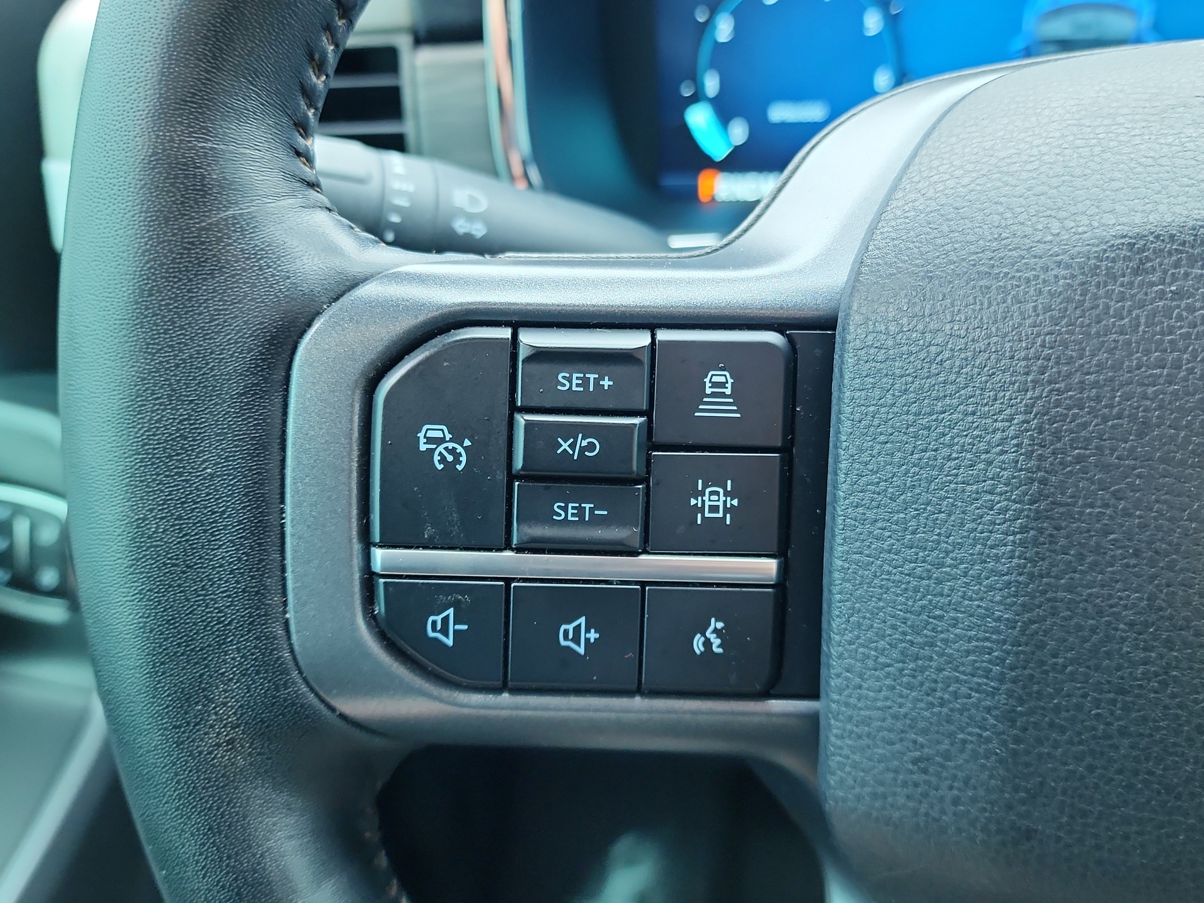 Certified 2024 Ford F150 Lariat w/ FX4 Off-Road Package image 19