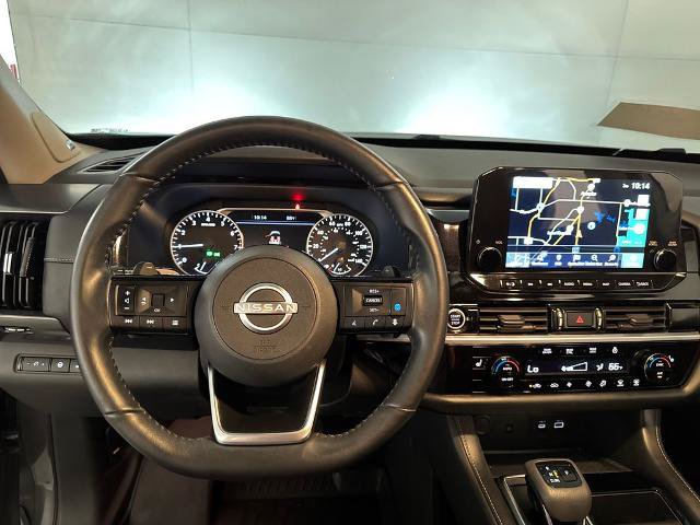 Used 2023 Nissan Pathfinder SL w/ SL Premium Package FWD image 18